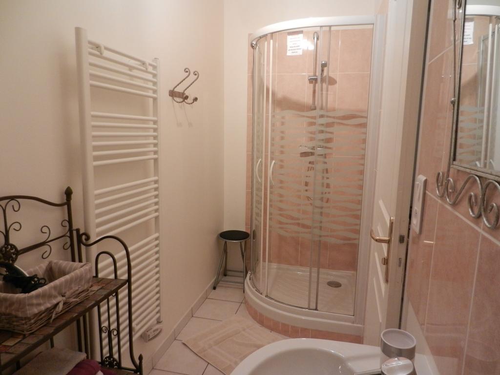Chambre D'Elisabeth A La Ferme Montépilloy Szoba fotó